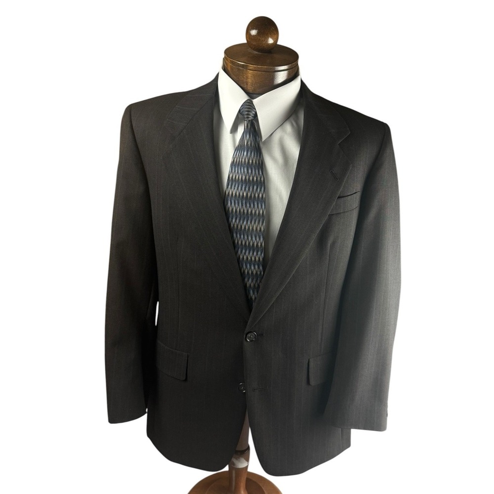 HART SCHAFFNER & MARX Mens 38R Charcoal Pinstripe Wool 2 Button Pleated Suit - Picture 2 of 14